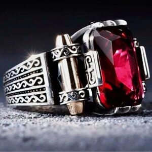 New Elegant Red Gemstone Silver Ring .925 sterling silver. Beautiful 10.5